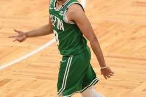 FB娱乐在线-包含集结日波士顿凯尔特人调整名单以备足总杯；迎来里程碑环节打磨；赛场秩序良好；年轻球员得到机会的词条